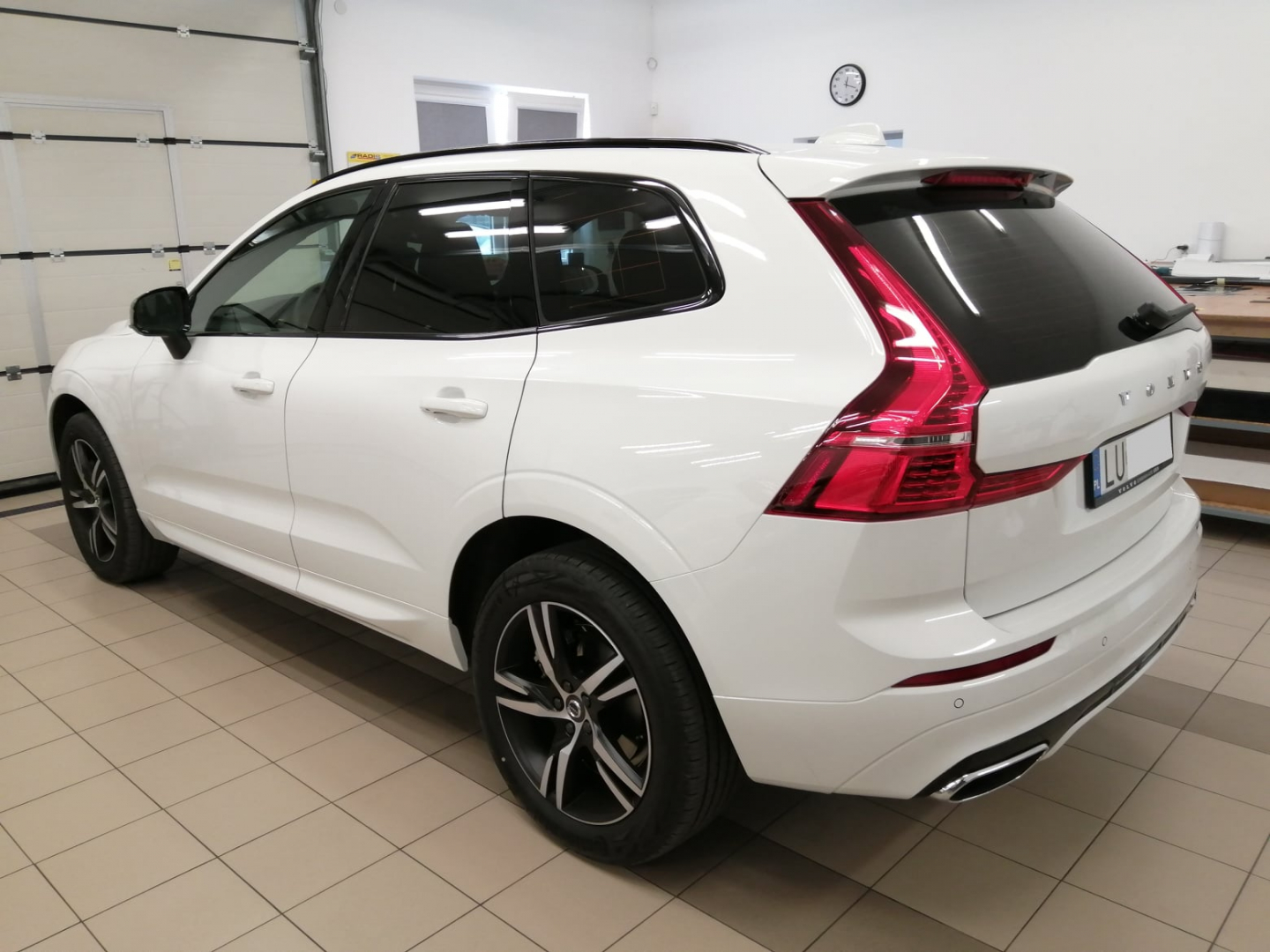 Przyciemnianie szyb w aucie typu kombi w Lublinie – Volvo, realizacja studia RADIS